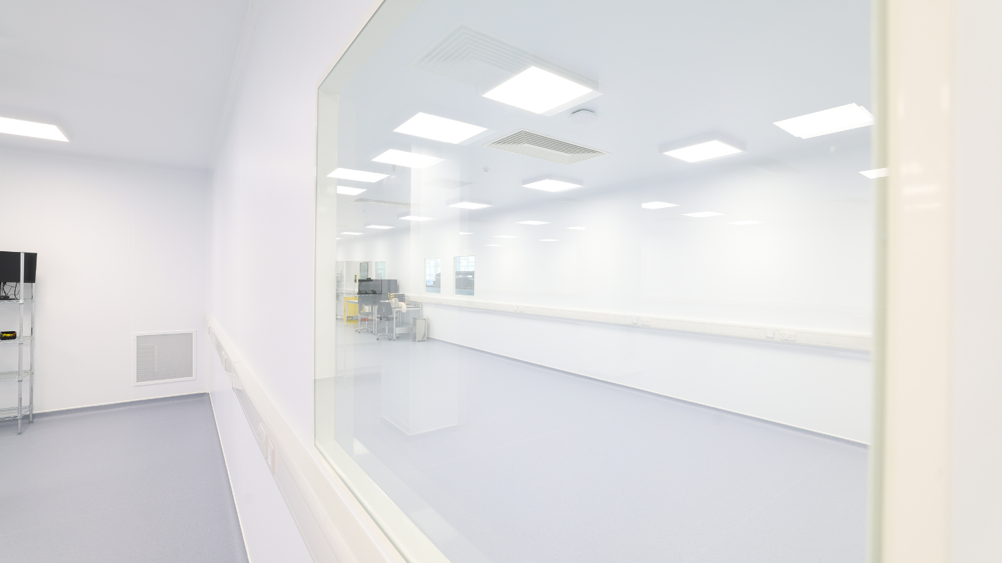 450m² Temperature & Humidity Controlled Cleanroom For Plexus Corp
