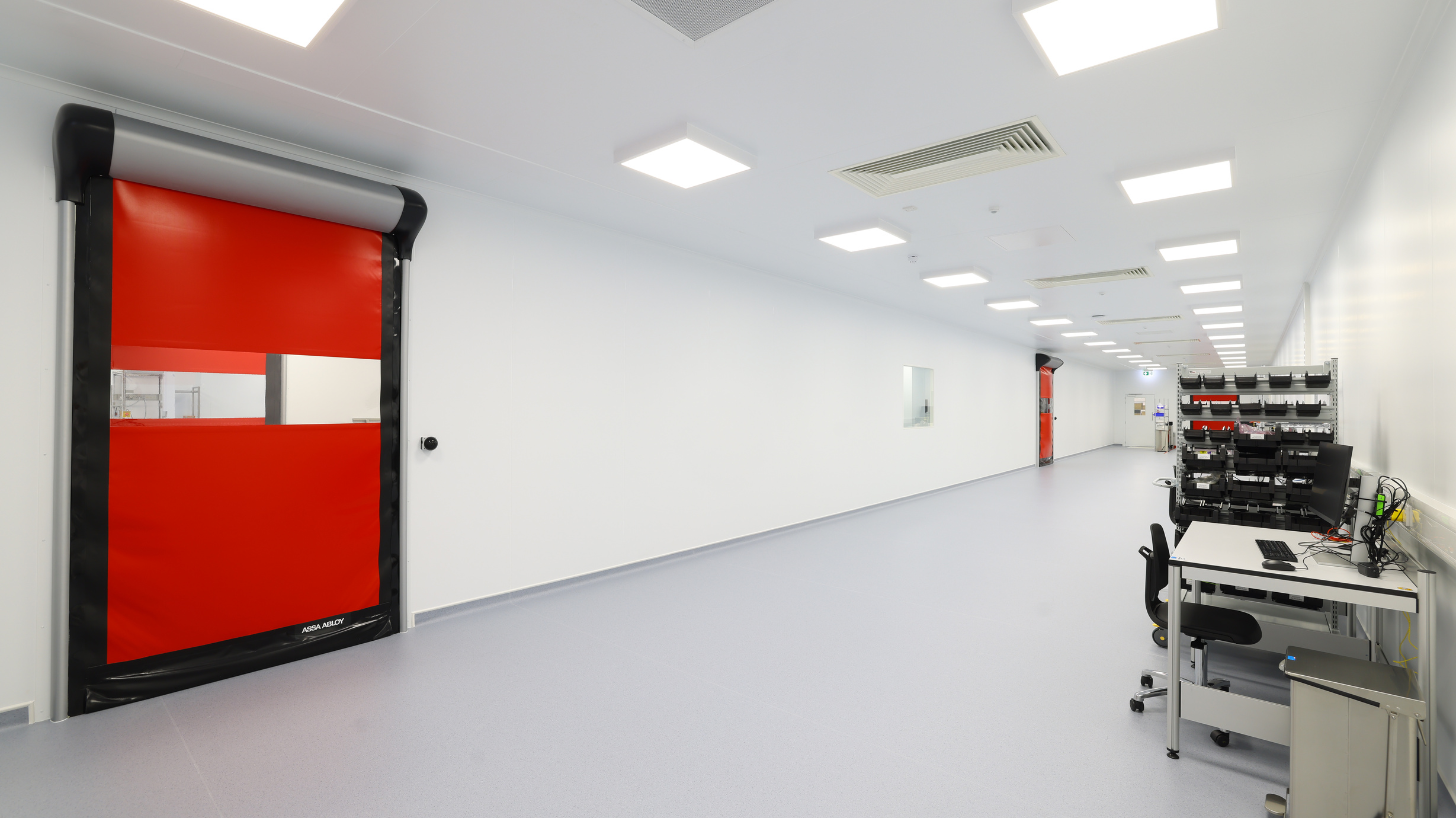 450m² Temperature & Humidity Controlled Cleanroom For Plexus Corp